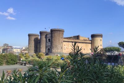 napoli: mare, cultura e castelli