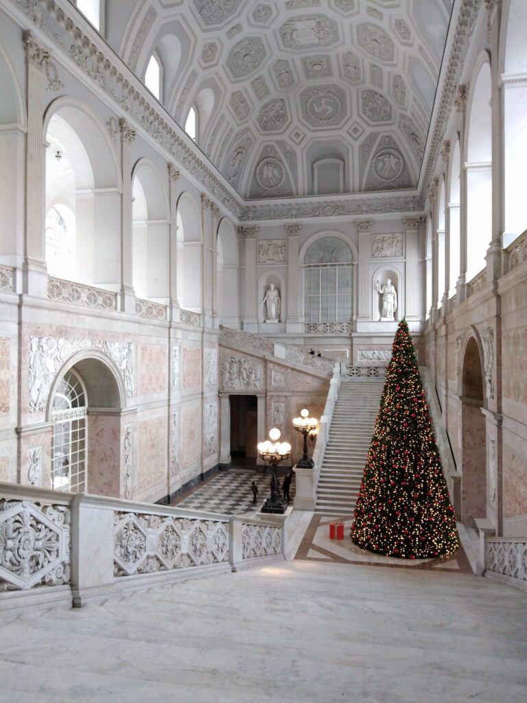 Un grandioso evento al Palazzo Reale di Napoli: la Conferenza mondiale dell’Unesco per i 50 anni della Convenzione sul “patrimonio universale”