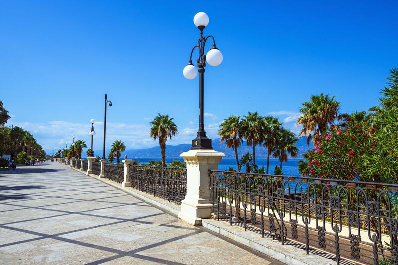 2SX8WMC Lungomare Falcomata, Reggio Calabria, Italy, Europe