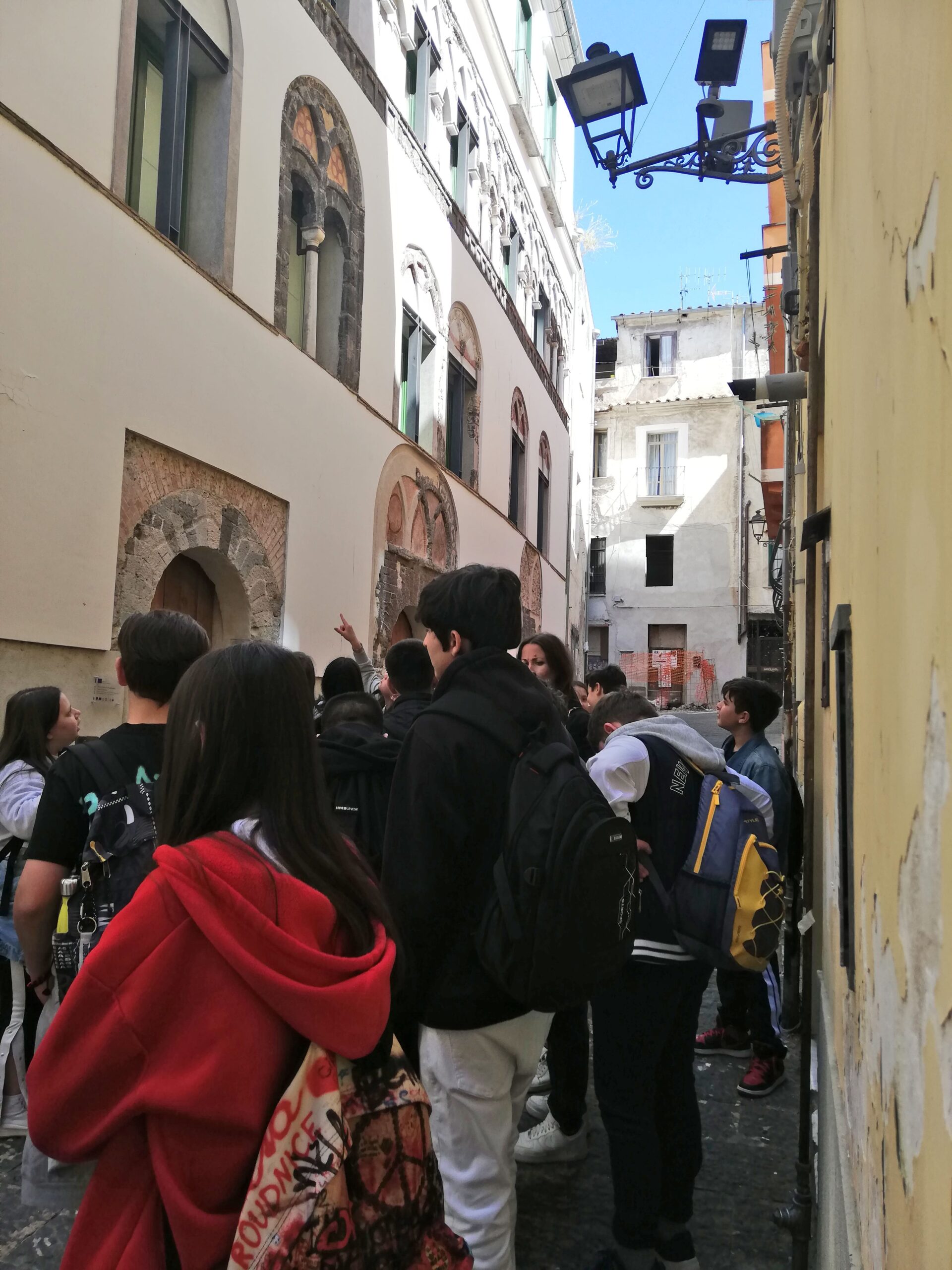 salerno a spasso tra palazzi e portali
