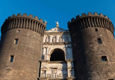 Napoli ed il Maschio Angioino: un simbolo di storia e cultura