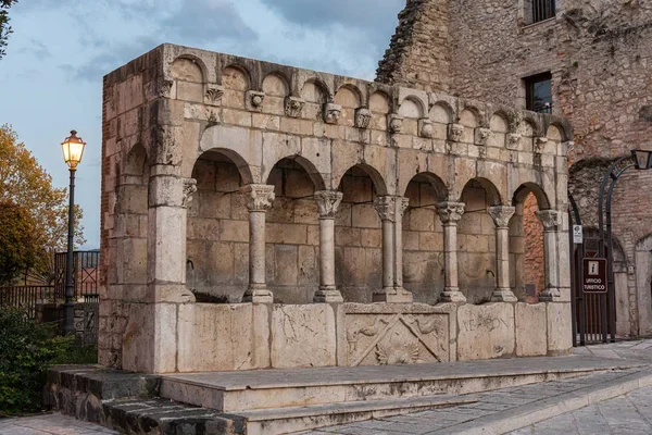 Fasti Rinascimentali e Stratificazioni Romane: tra Castello Pandone e Isernia