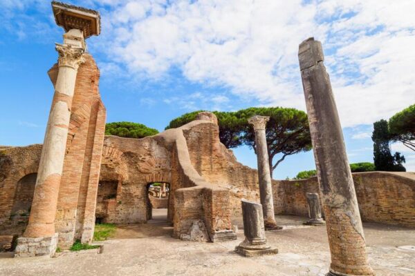 Gita in battello sul Tevere e Ostia Antica
