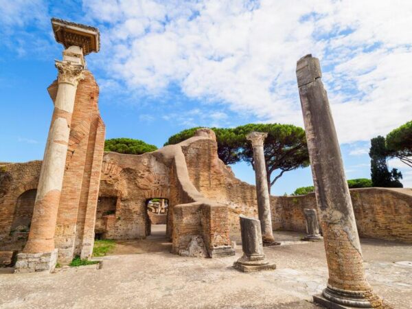 Gita in battello sul Tevere e Ostia Antica