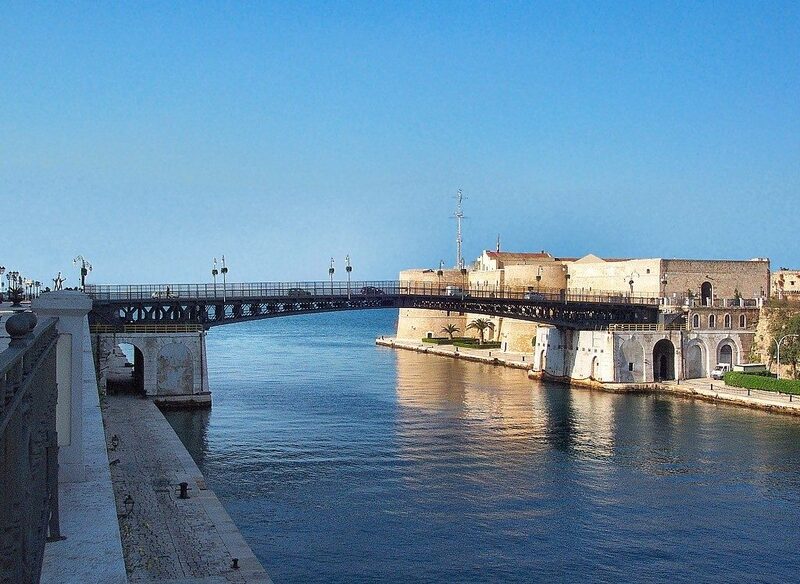 taranto la città dei due mari e dei tre ponti