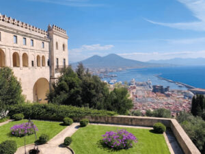 napoli: la collina del vomero e la città bassa