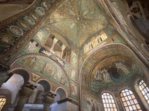 Lungo la Via Emilia: Viaggio tra Impero, Rinascimento e Innovazione